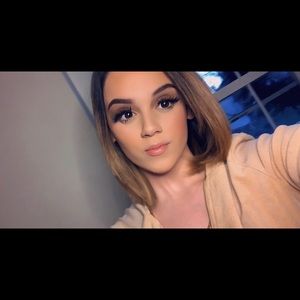 Meet your Posher, Briana